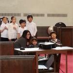 부활절을 축하하는 유치부와 중고등부 학생들