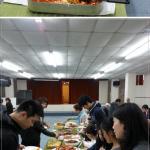 부활절날 즐거운 식사시간